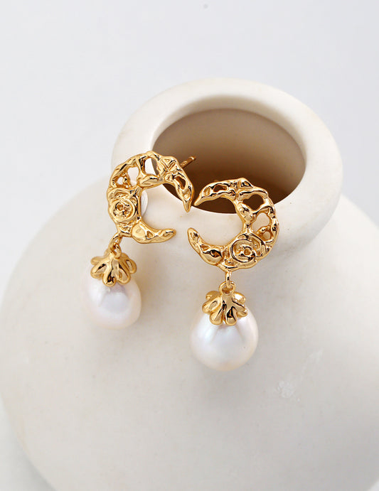 Openwork Crescent Moon Natural Pearl Earrings